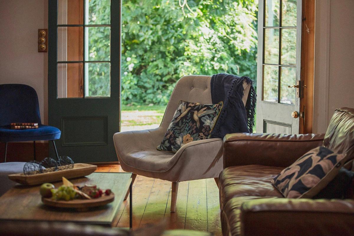 cosy rest relax getaway retreat holiday country