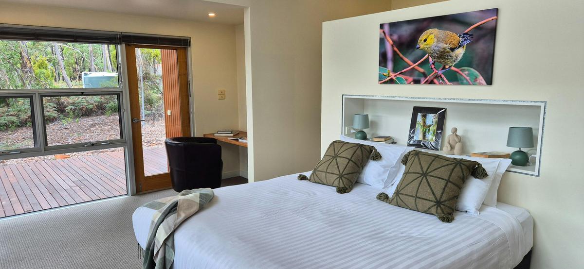 Master bedroom with studio nook, ensuite and views
