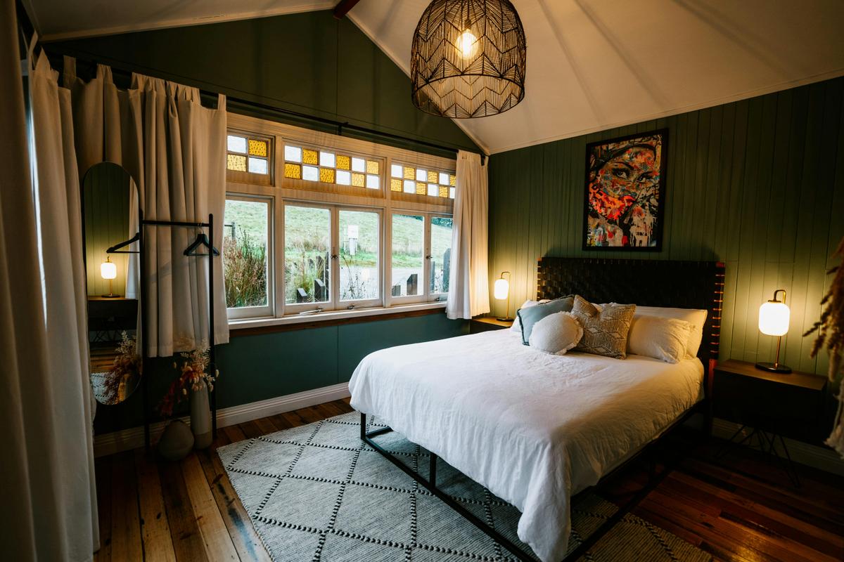 Queen bedroom