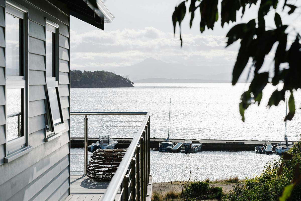 Bruny Boathouse with front seat views of D'Entrecasteaux Channel