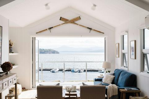Bruny Boathouse