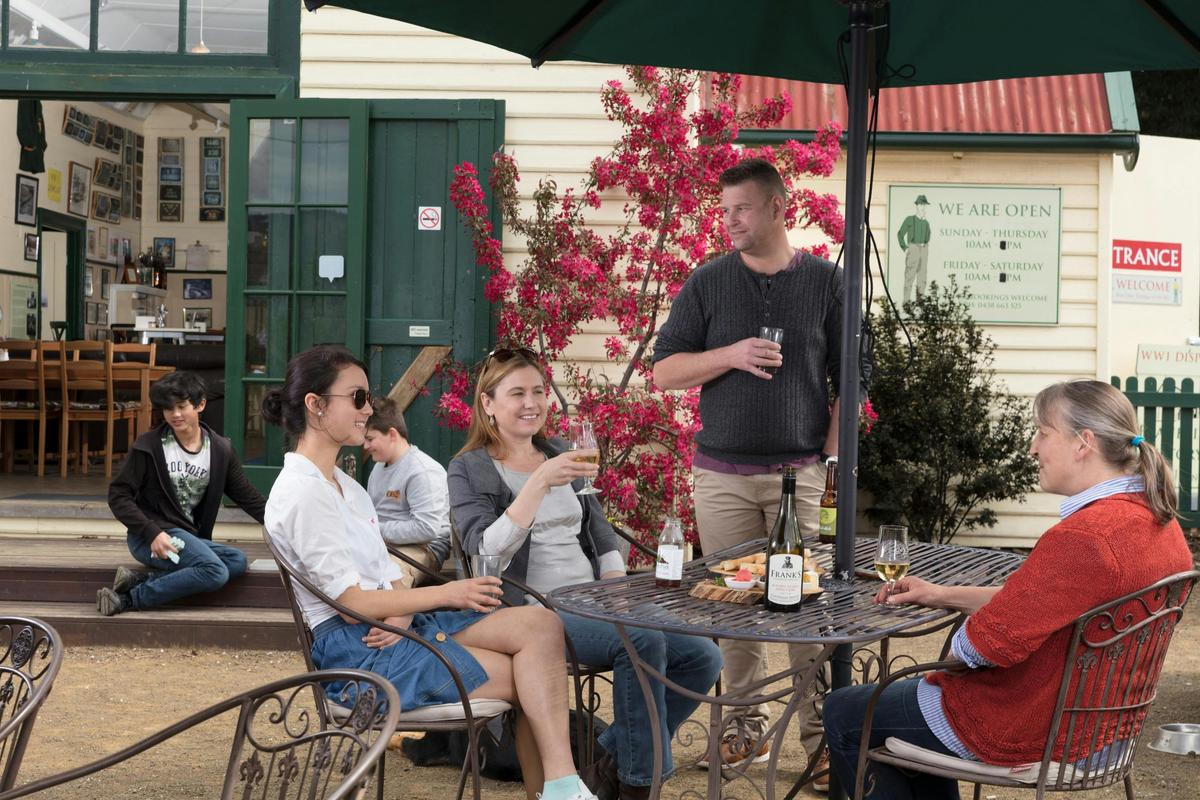 Franks Cider House and Cafe outdoor seating