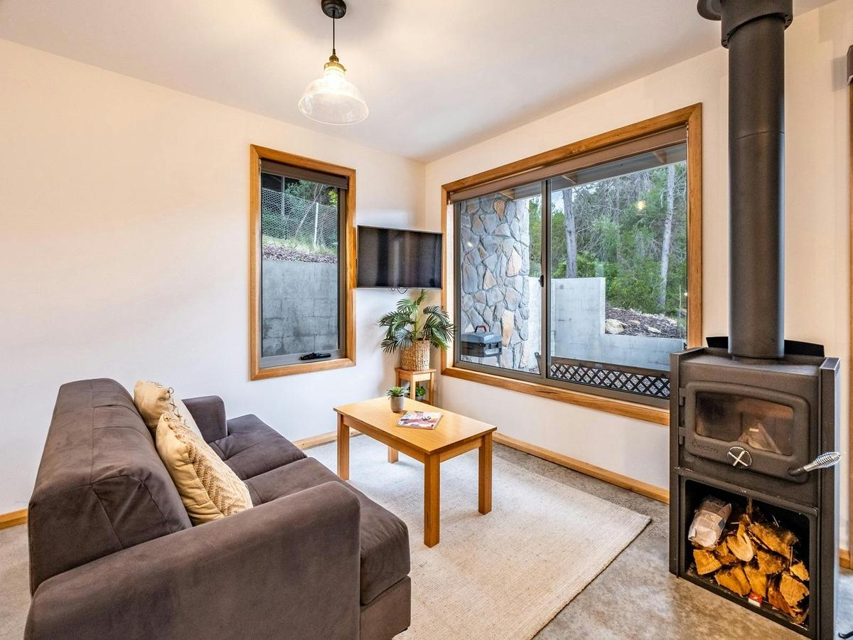 Freycinet Stone Studio 8