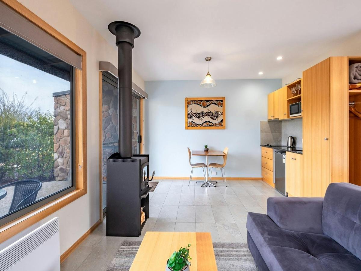 Freycinet Stone Studio 4