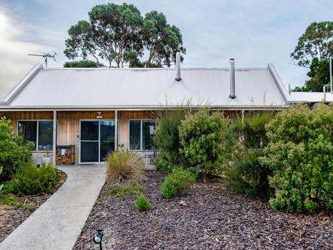 Freycinet Stone Studio 5