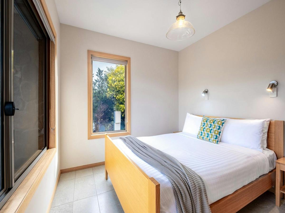 Freycinet Stone Studio Apartments