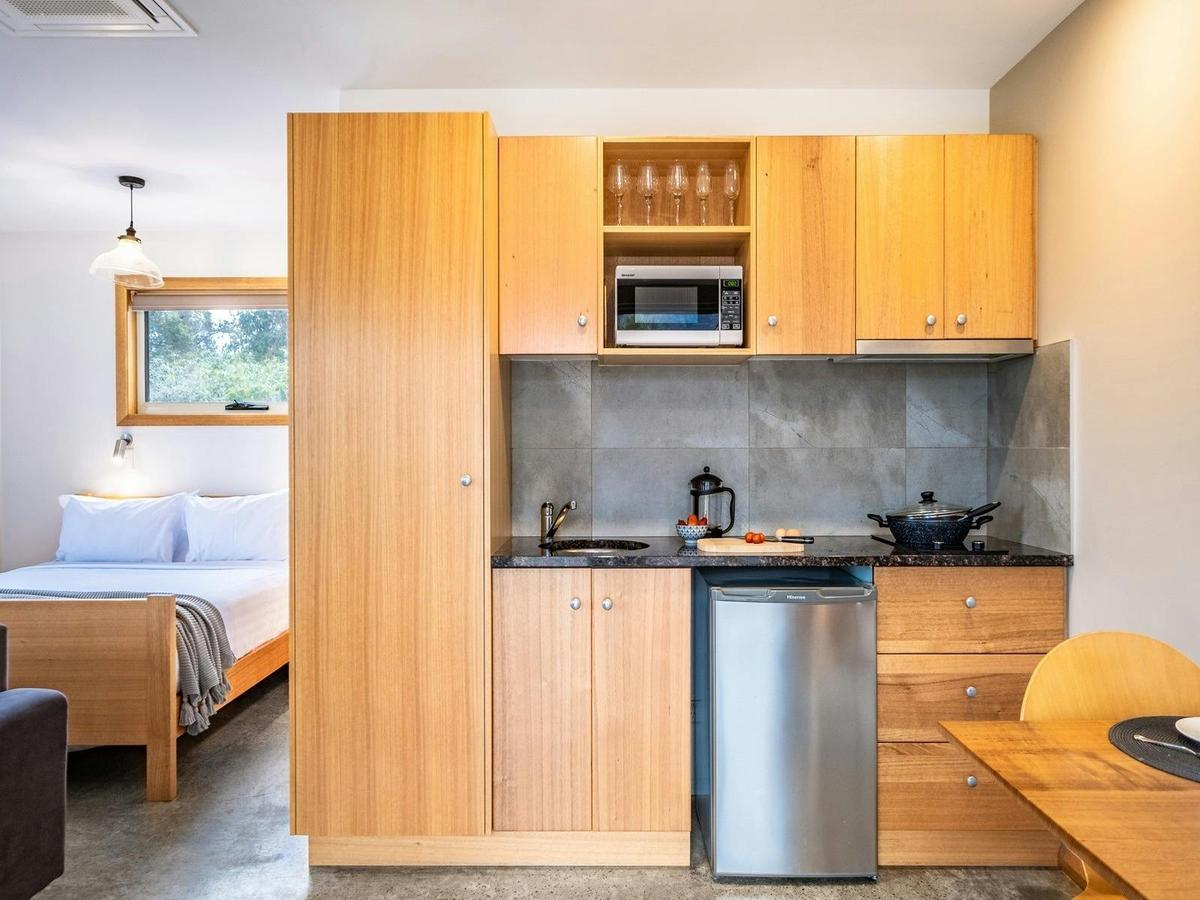 Freycinet Stone Studio 7