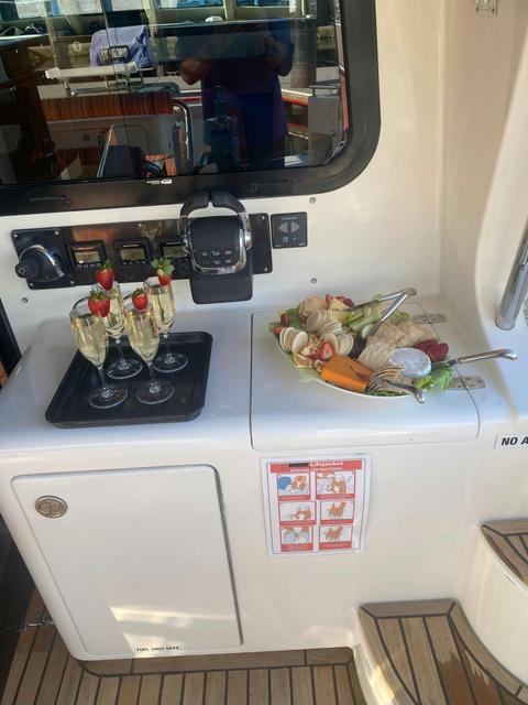 Hobart sunset cruise with sparling wine and platter