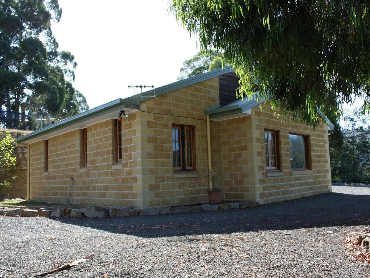 Glaziers Bay Cottage southern side