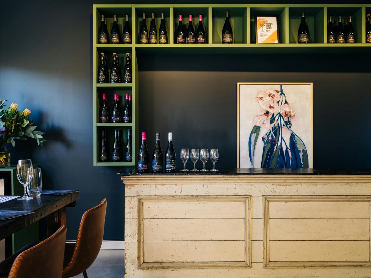 Immerse yourself in an indepth wine tasting at Ghost Rock Wines