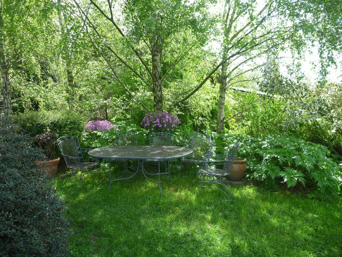 Great place to sit and enjoy lunch, taste wine or just relax at Grey Sands vineyard
