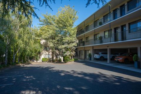 Grosvenor Court Apartments