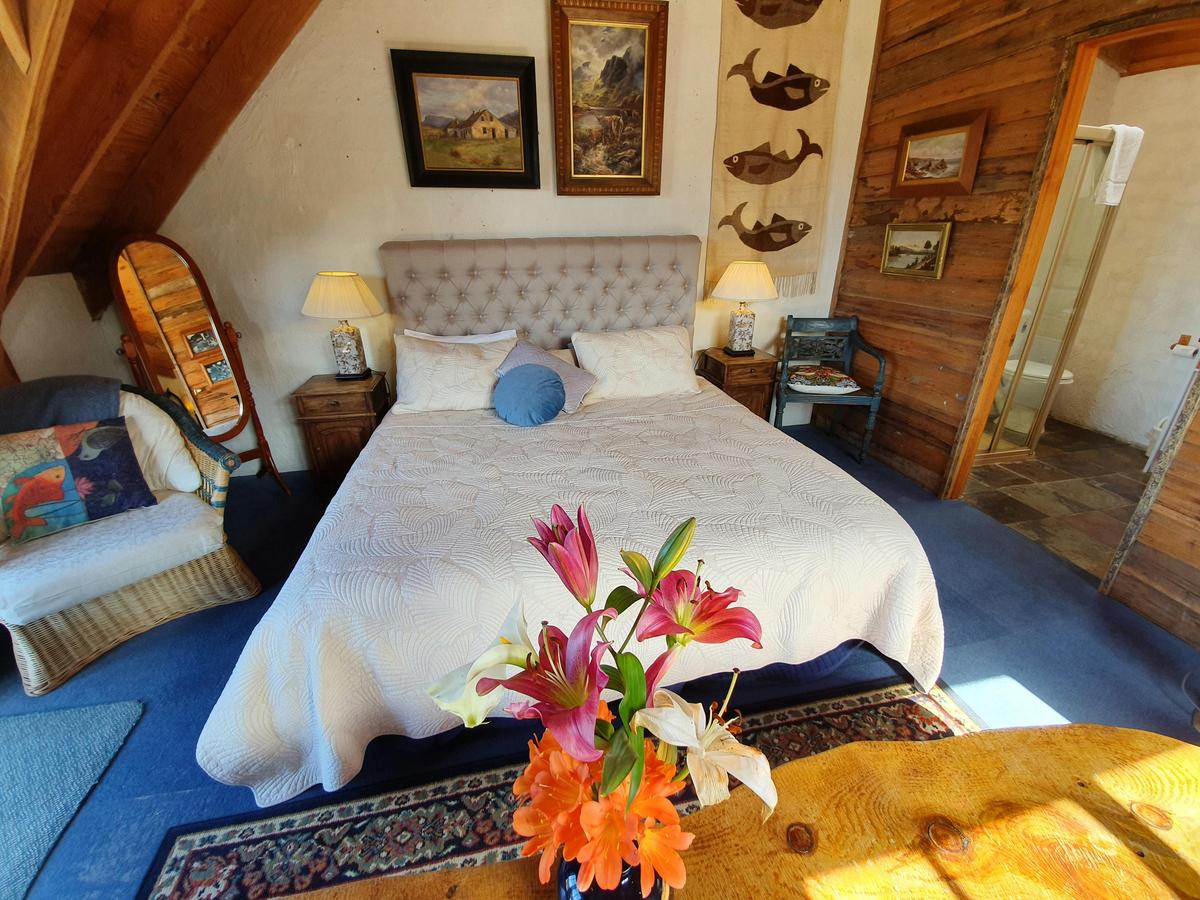 Ensuite (Stables King Loft)