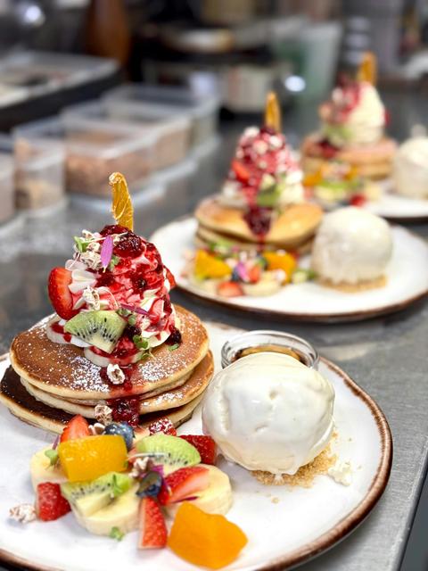 Honey Badger Dessert Cafe