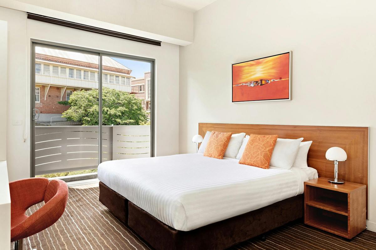 Mantra Charles Hotel - Hotel King Room