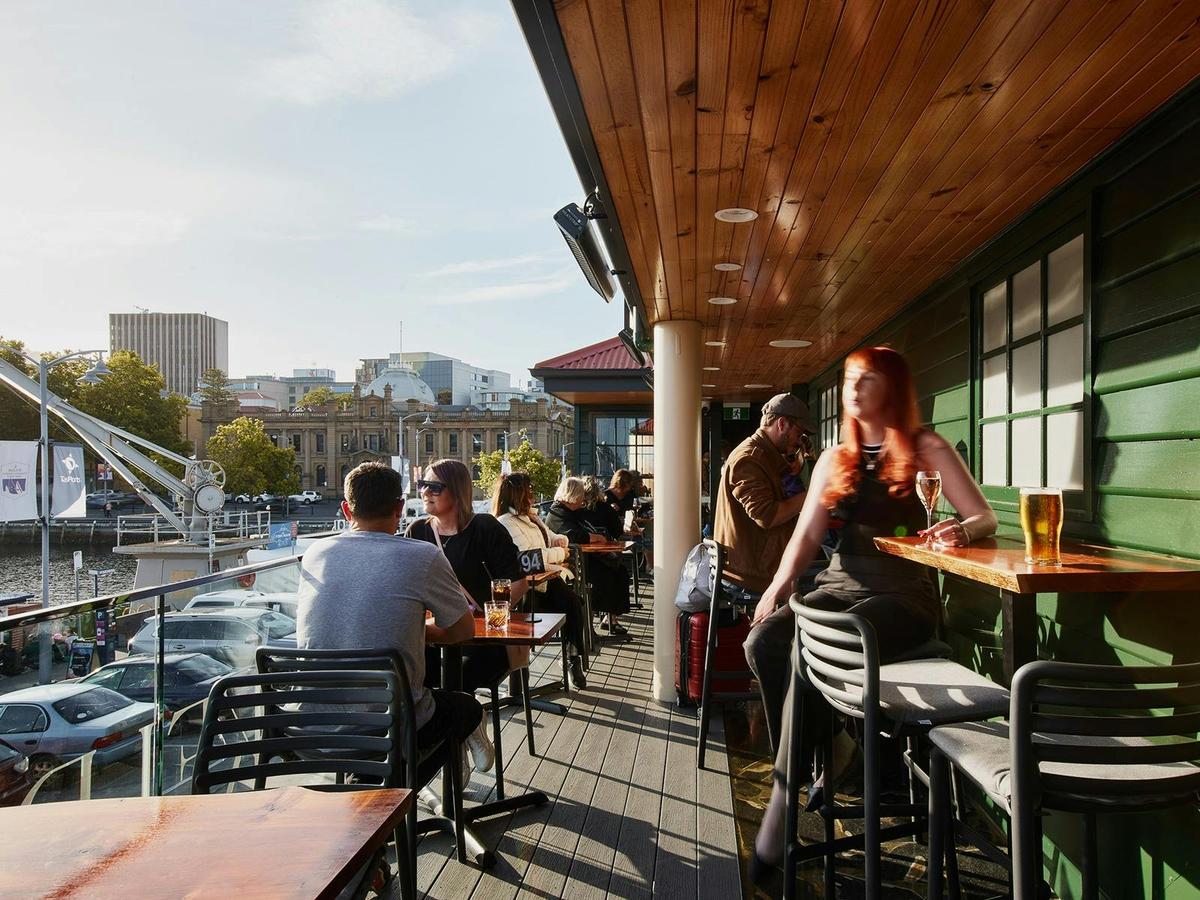 Kelp Bar outdoor balcony