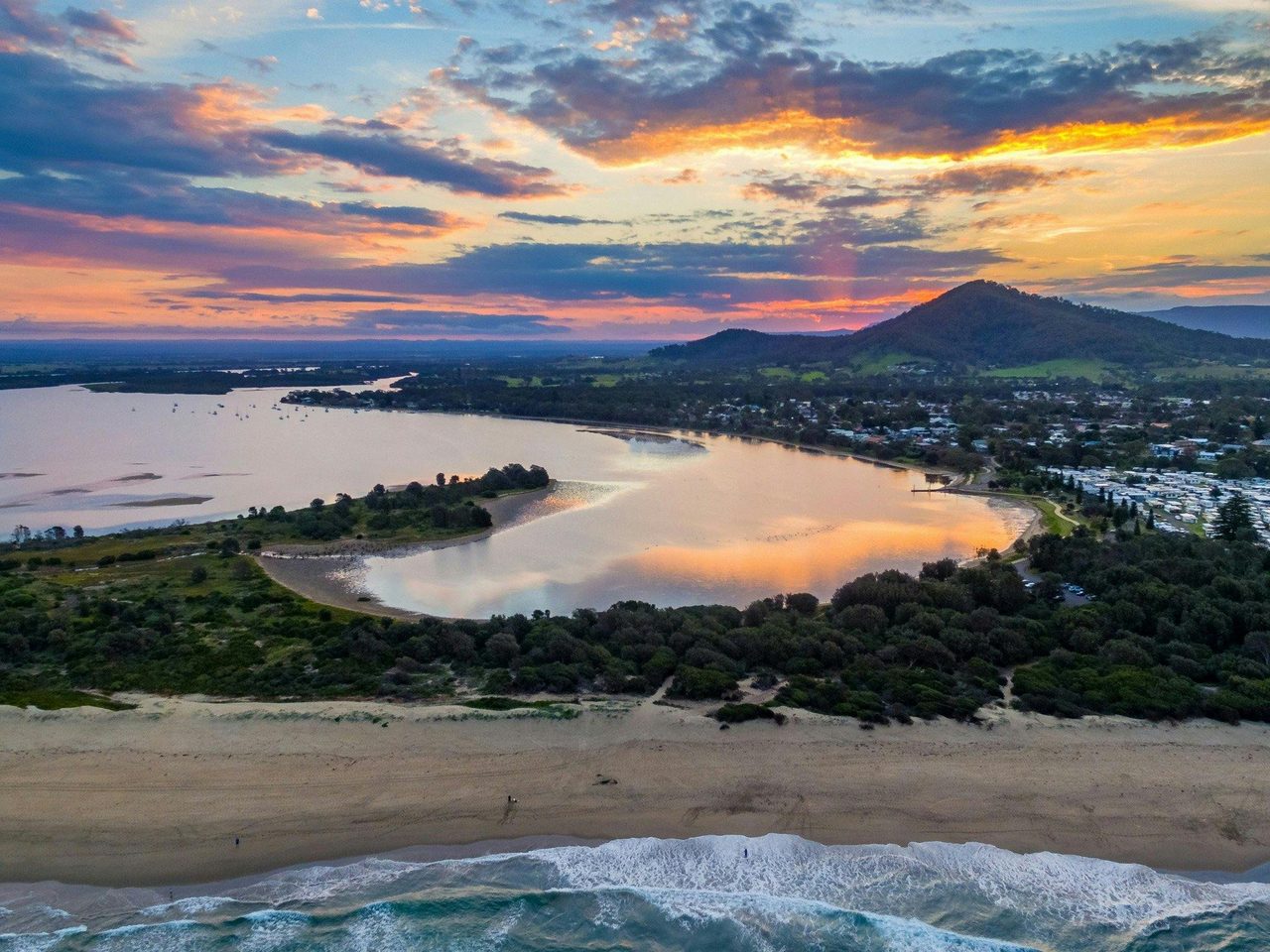 Stunning sunsets at Shoalhaven Heads.