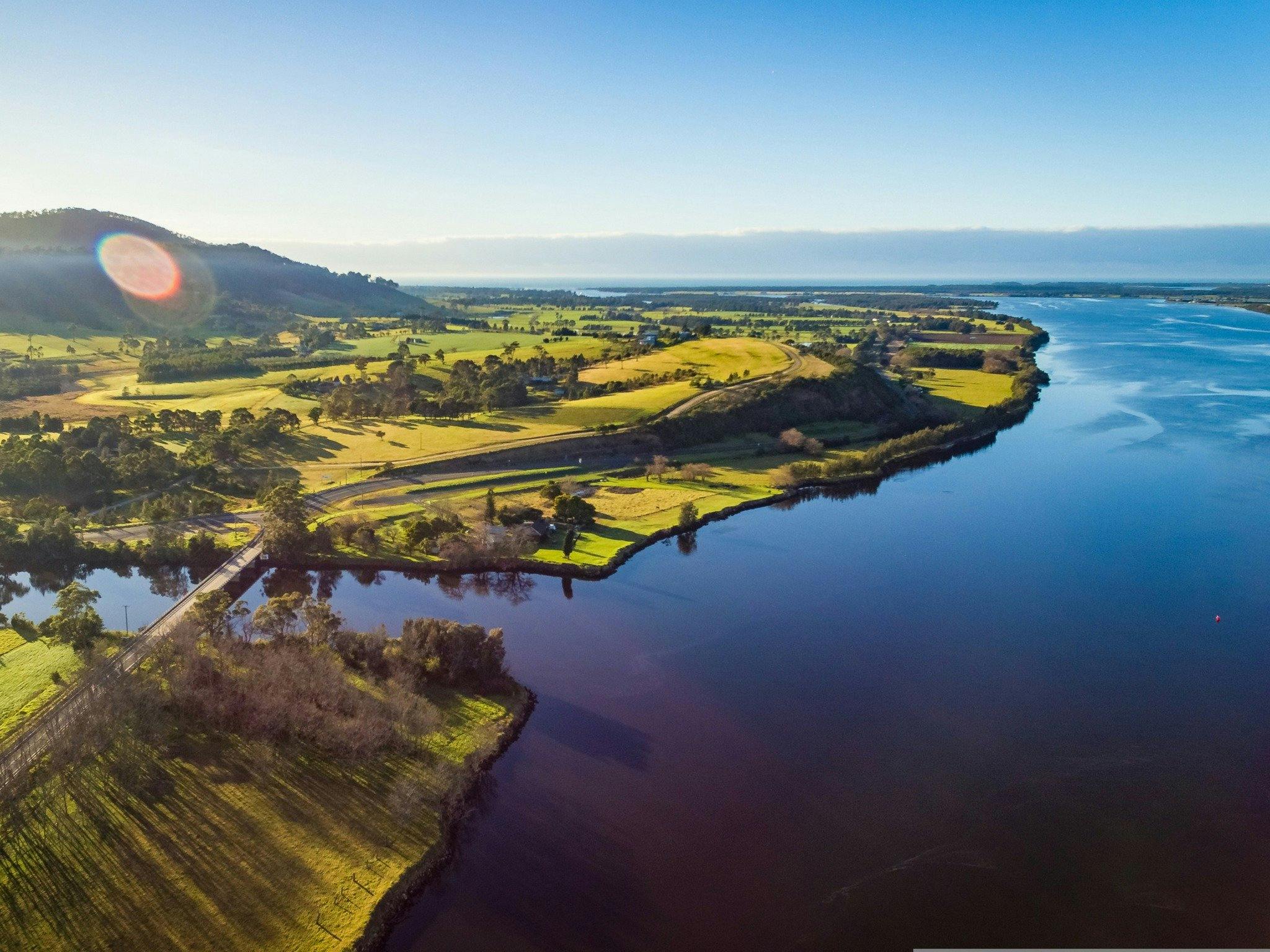 Broughton Creek meets the Shoalhaven River near Cullunghutti (Coolengatta) Mountain.