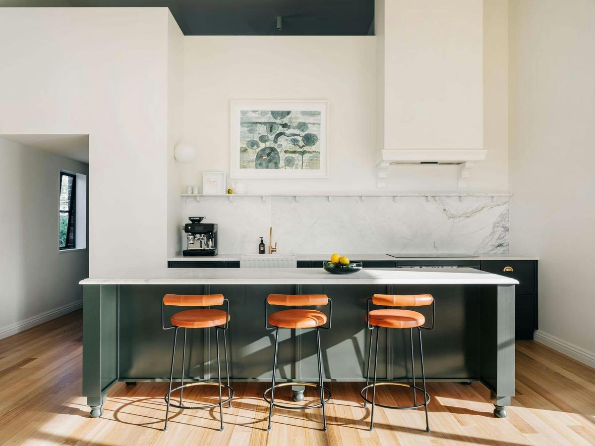 Entertainers kitchen with Electrolux appliances, and top of the range coffee machine.