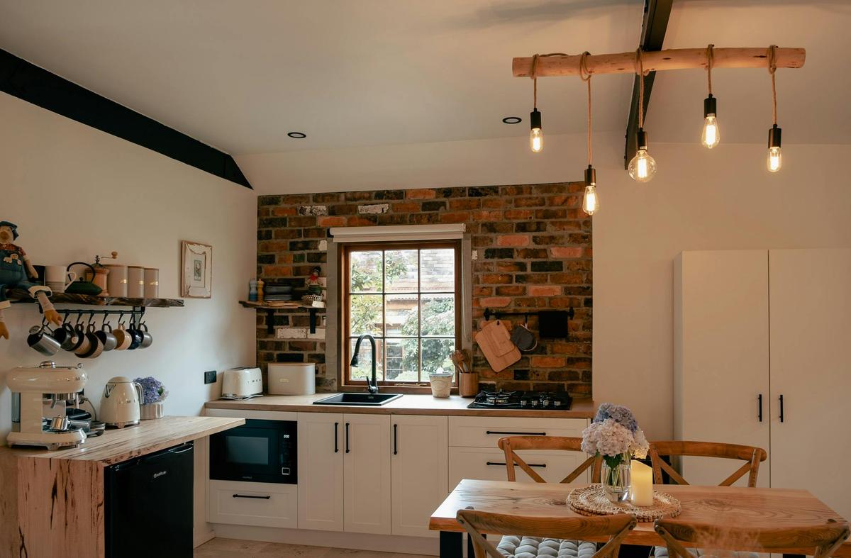 kitchen & Dining