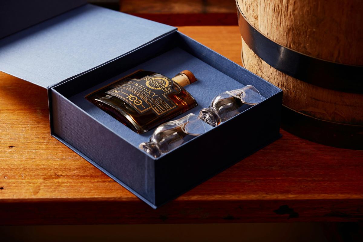 Gift pack of whisky
