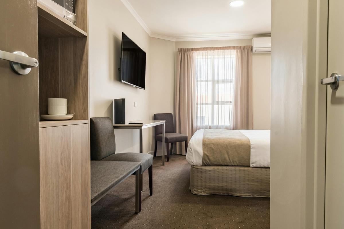 Queen Room
