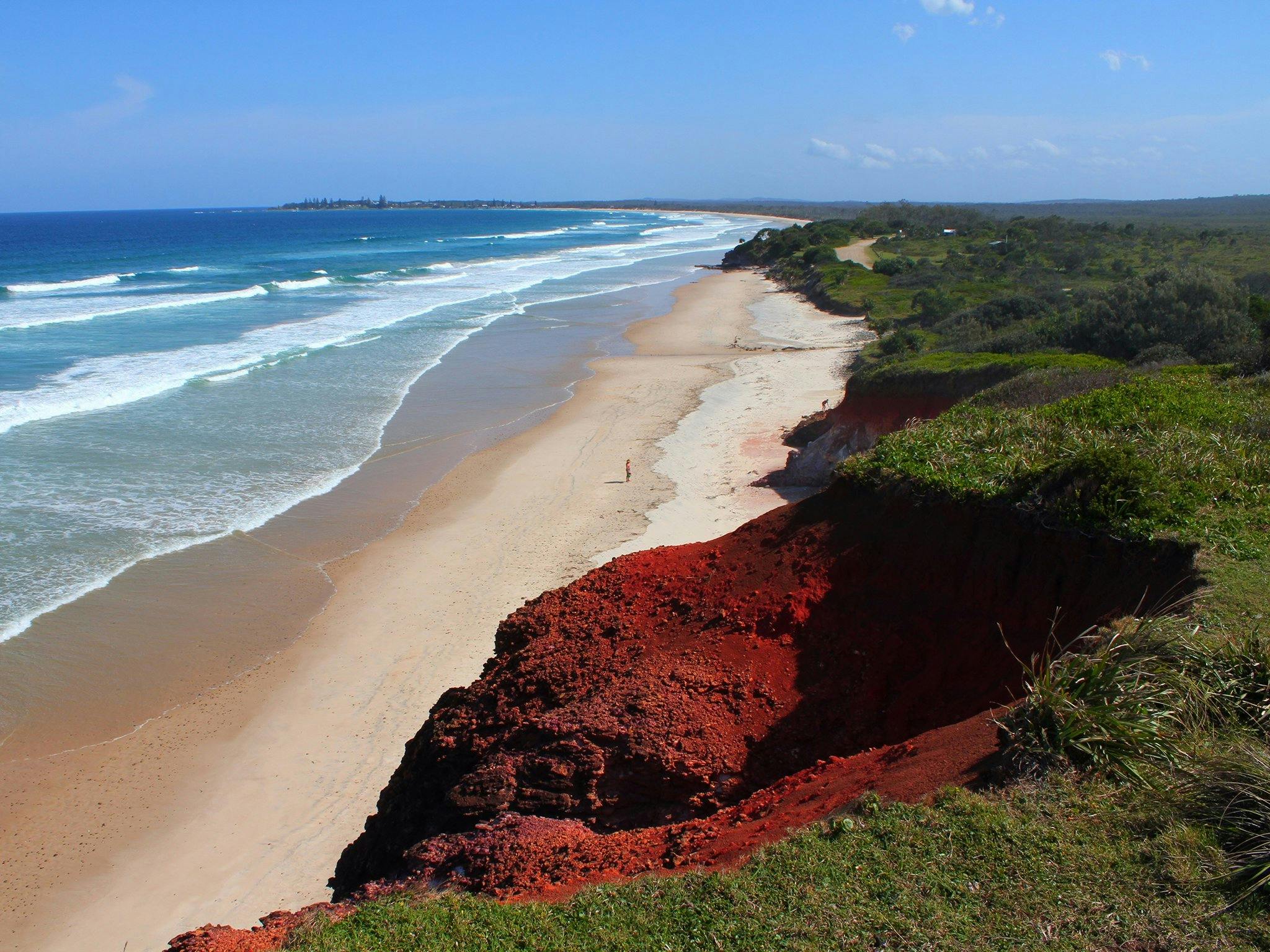 View south from Red Cliff to Brooms Head.