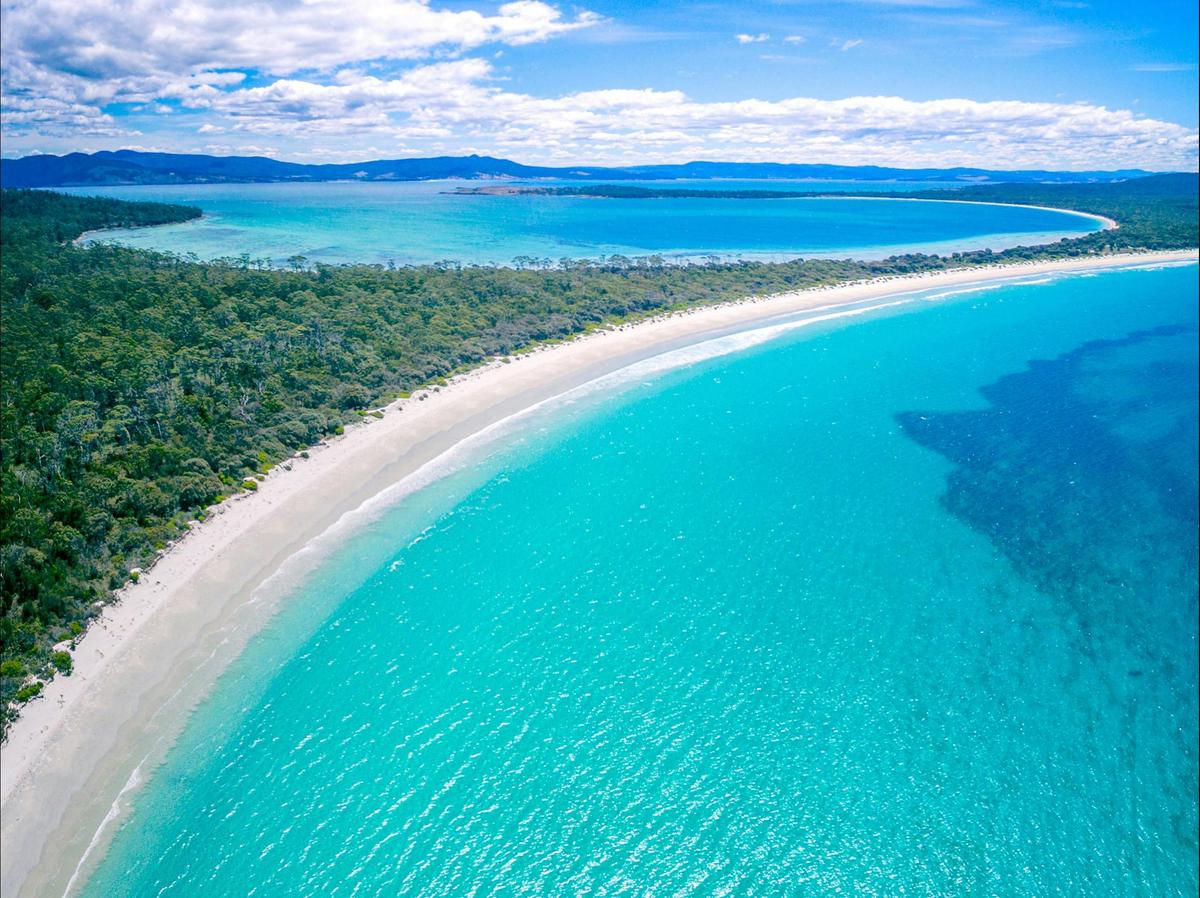 Lunch at renowned Riedle Bay, Maria Island