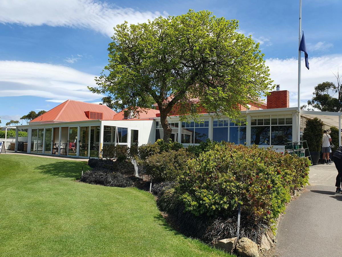 Kingston Beach Golf Club - the Clubhouse