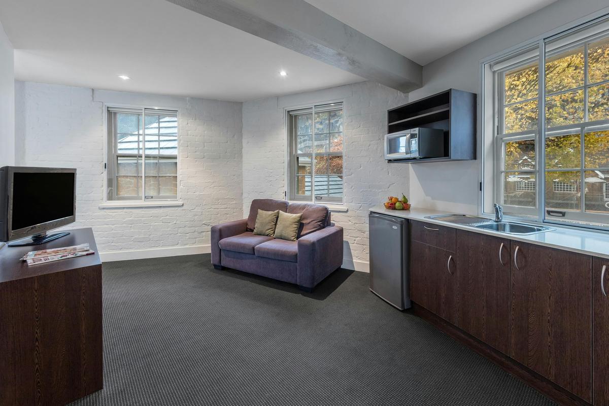 One Bedroom Apartment