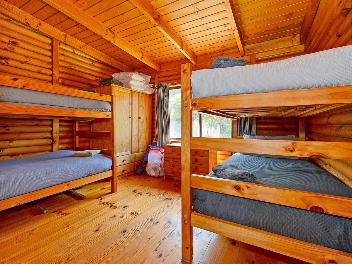 Cloudy Bay Cabin