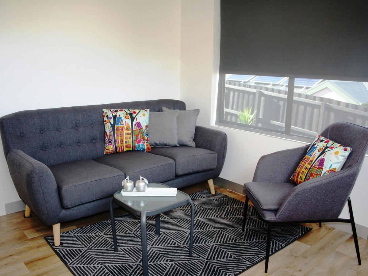 Lounge area with Smart TV, Netflix etc