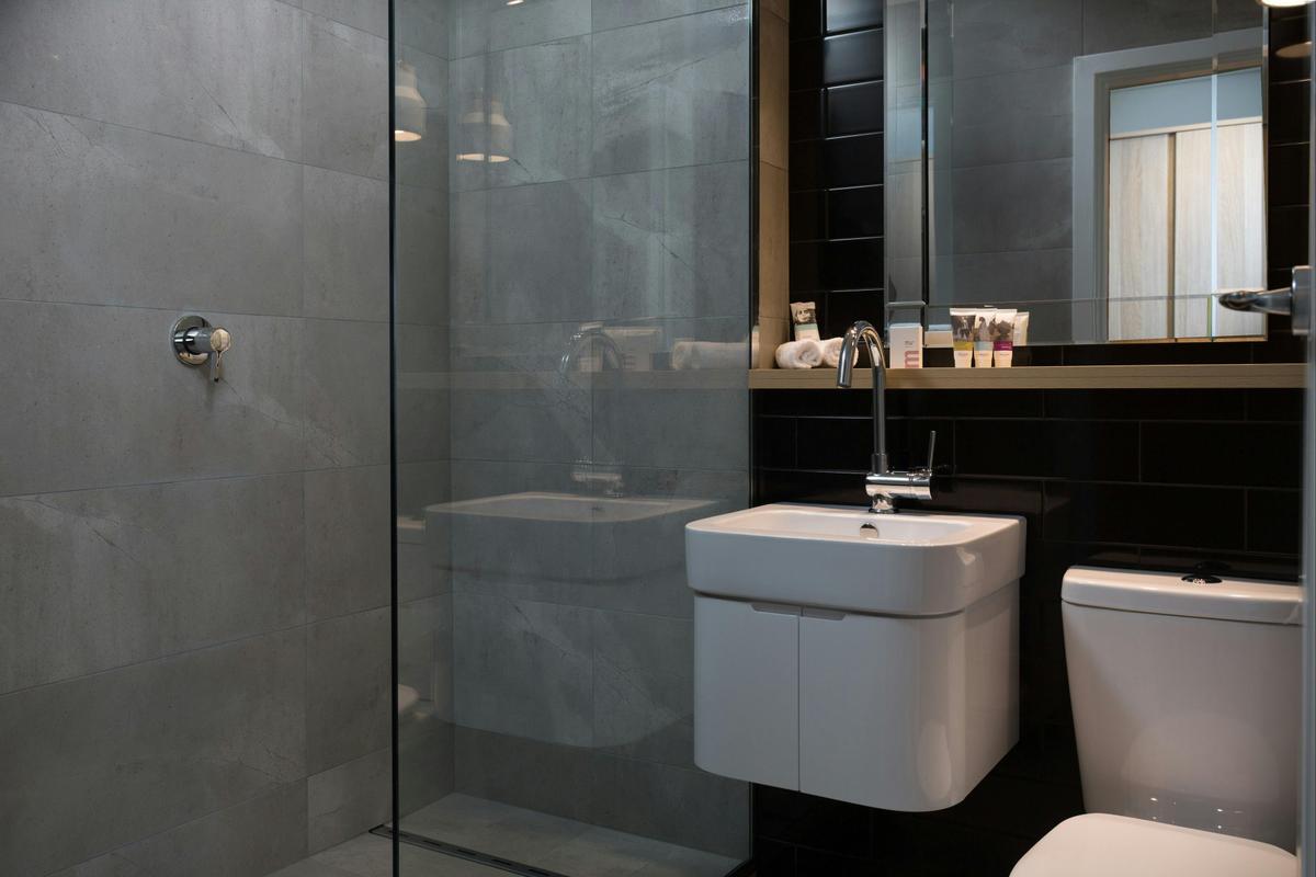 Accommodation room bathroom
