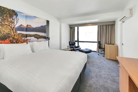 Deluxe Room 1 King Bed