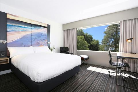 Superior Room 1 Queen Bed View