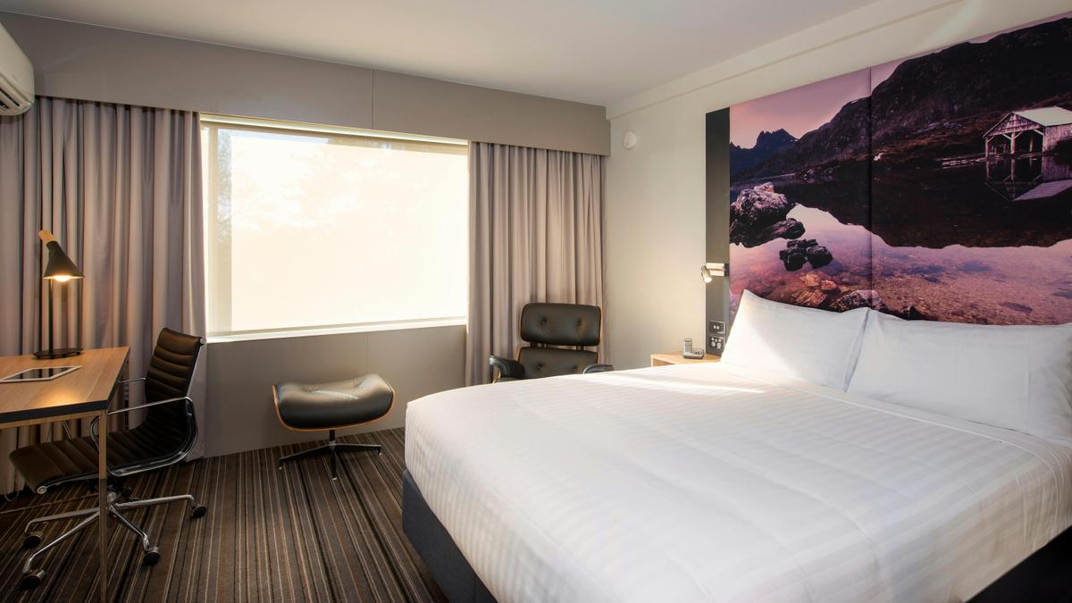 Superior Room 1 Queen Bed View