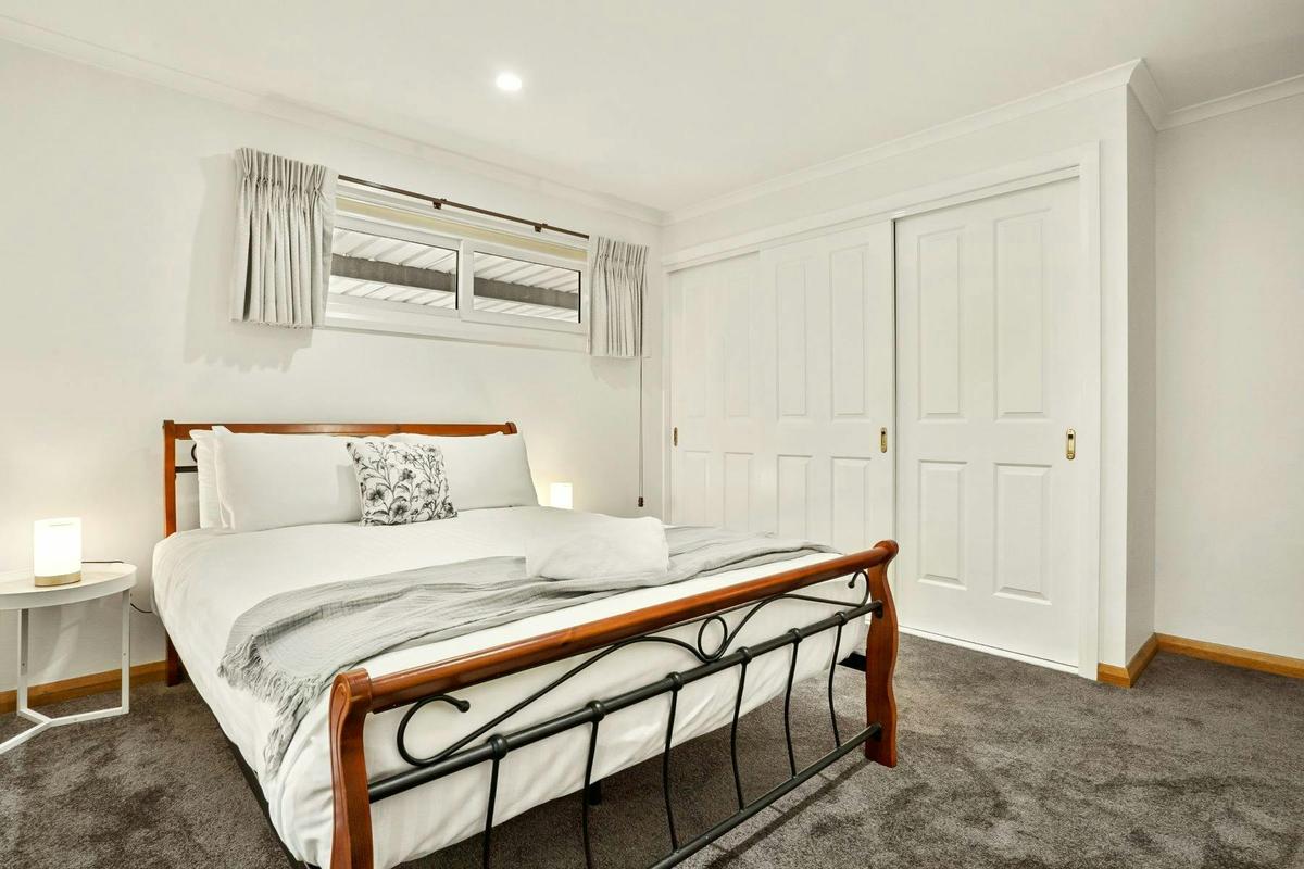 Queen size bed