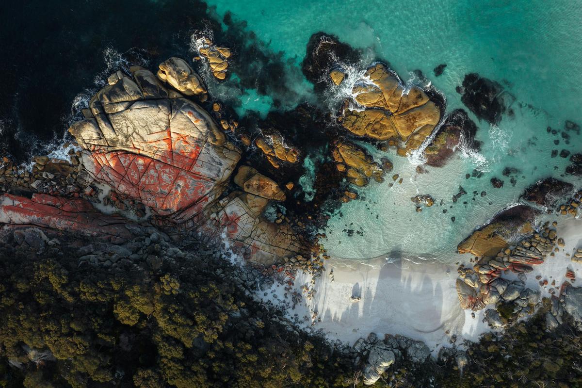 Pristine white sands and crystal waters — Tasmania’s Bay of Fires magic