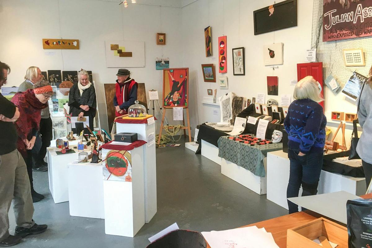 Exhibition at the Lovett Gallery Cygnet