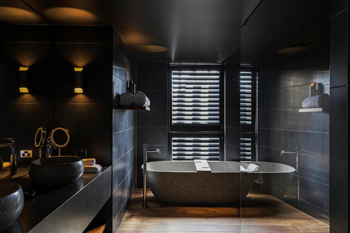 Luxury Waterfront Suite