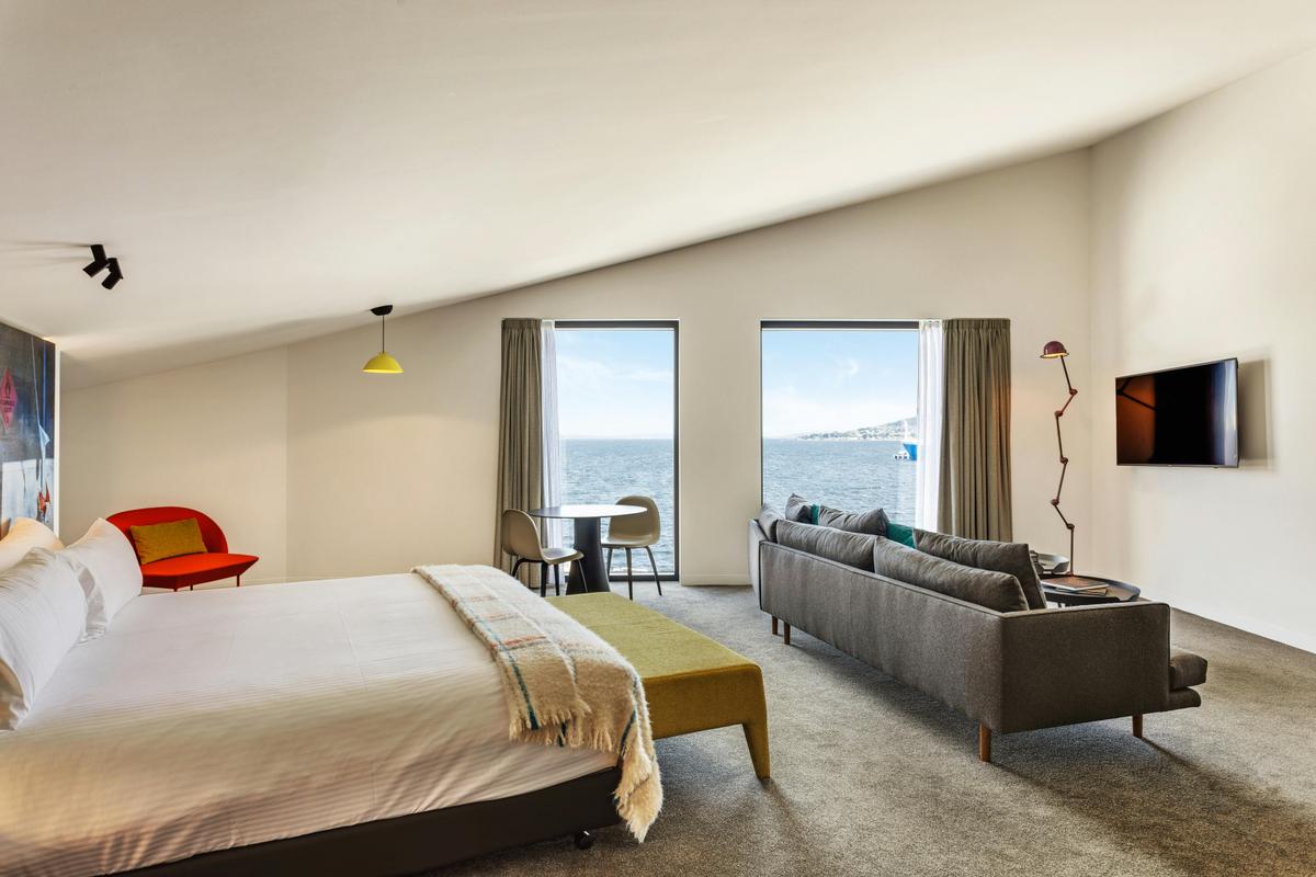 Superior Corner Suite
