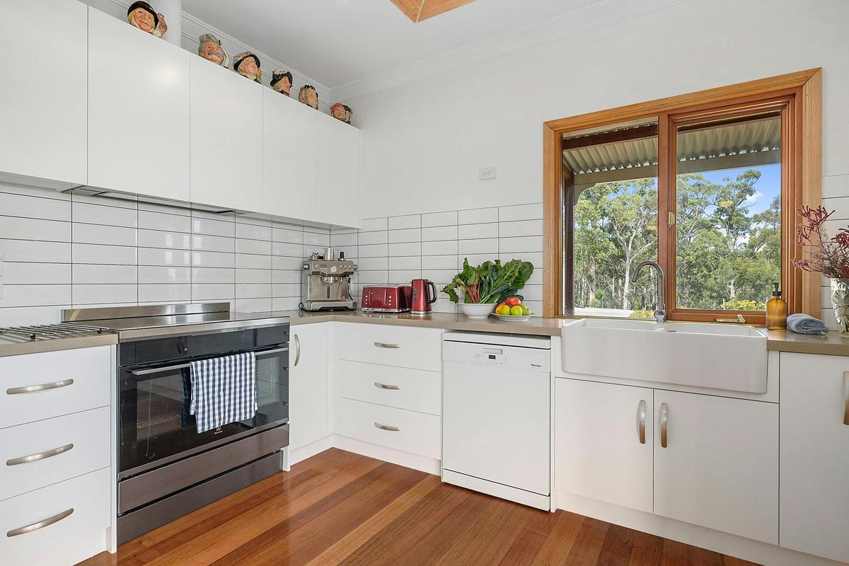 Manfield Country Bruny Island- Kitchen