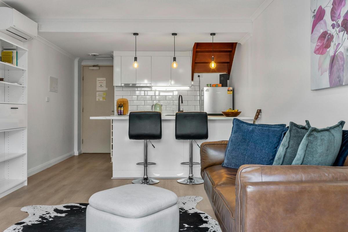 Dining/Lounge