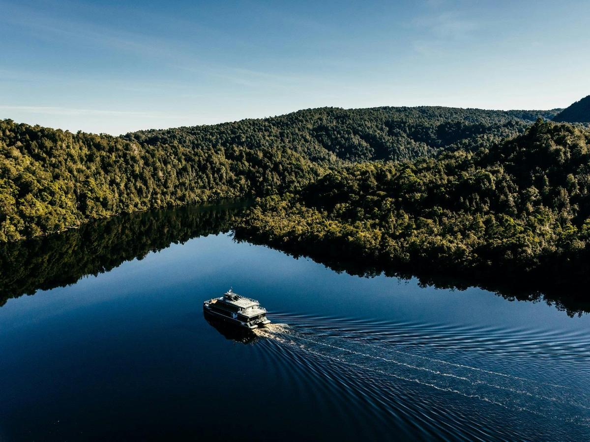 Epic Tasmania: Walks, Wildlife & Waterways