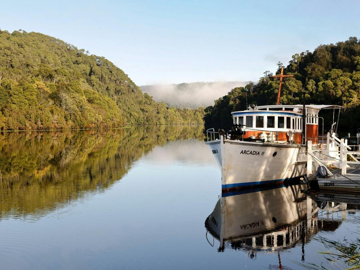 Epic Tasmania: Walks, Wildlife & Waterways