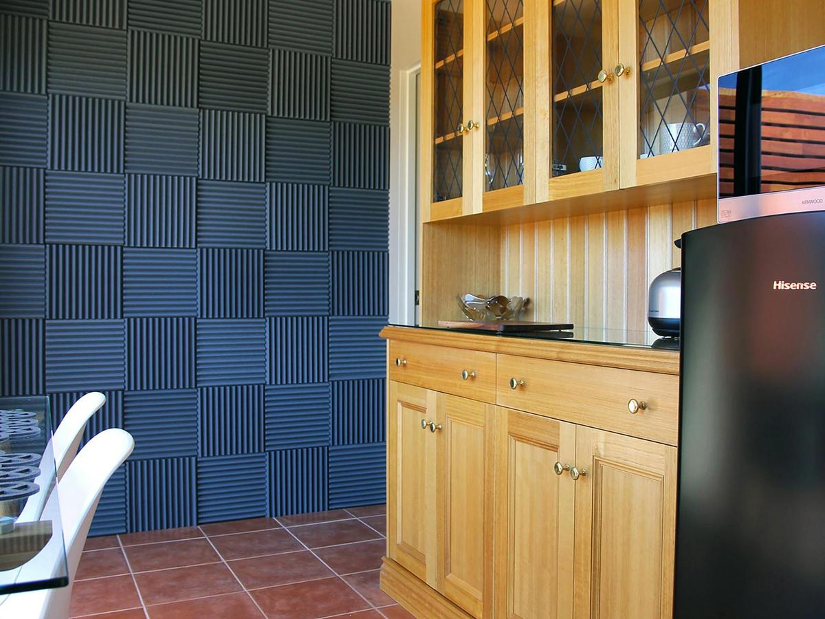Kitchenette view 2.