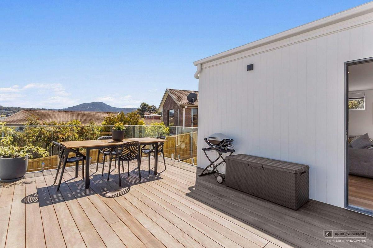 Fantastic Deck with BBQ