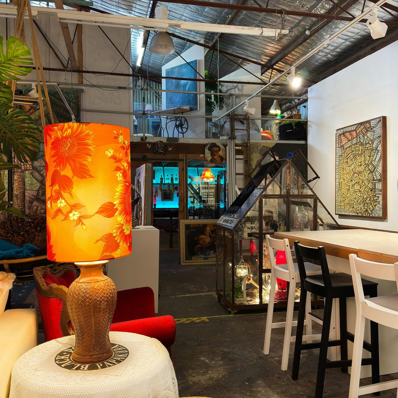Main gallery - view to bar