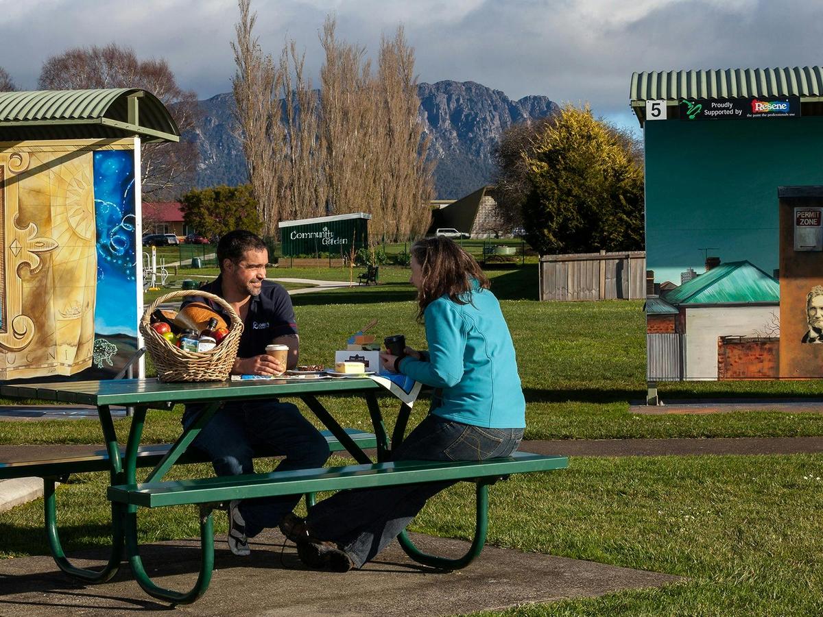 Picnic Lunch in Mural Park