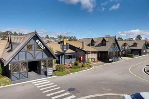 Olde Tudor Hotel
